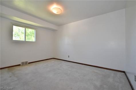 6208 Sylvia Drive Brook Park OH 44142