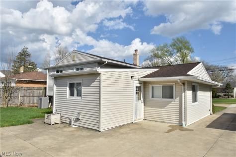 6208 Sylvia Drive Brook Park OH 44142