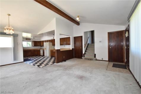 6208 Sylvia Drive Brook Park OH 44142