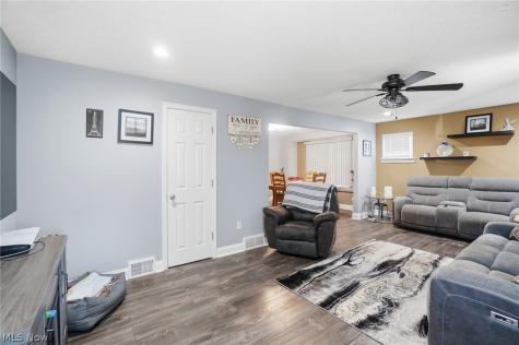 9391-9381 Columbia Road Olmsted Falls OH 44138