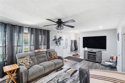 9391-9381 Columbia Road Olmsted Falls OH 44138