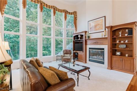4013 Meadowvale Court Akron OH 44333