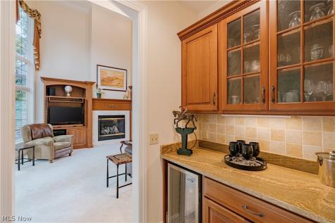 4013 Meadowvale Court Akron OH 44333