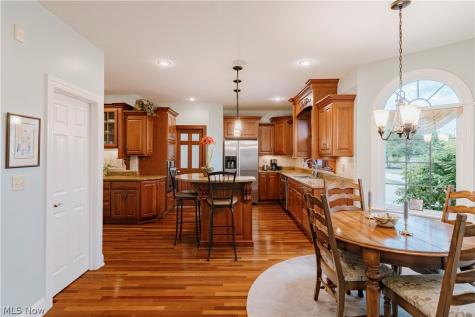 4013 Meadowvale Court Akron OH 44333