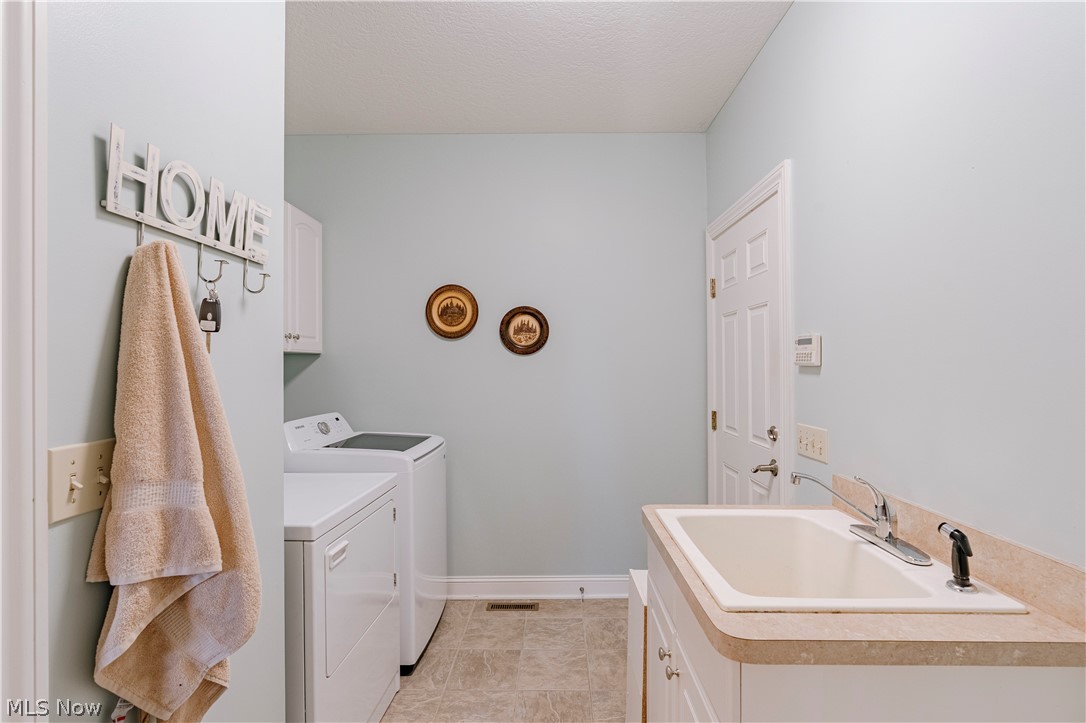 4013 Meadowvale Court Akron OH 44333