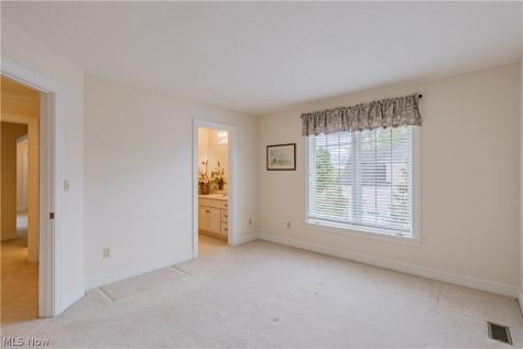 4013 Meadowvale Court Akron OH 44333