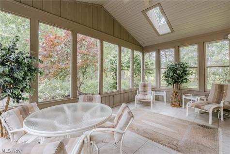 4013 Meadowvale Court Akron OH 44333