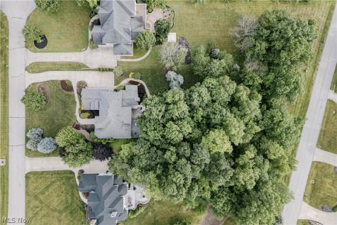 4013 Meadowvale Court Akron OH 44333