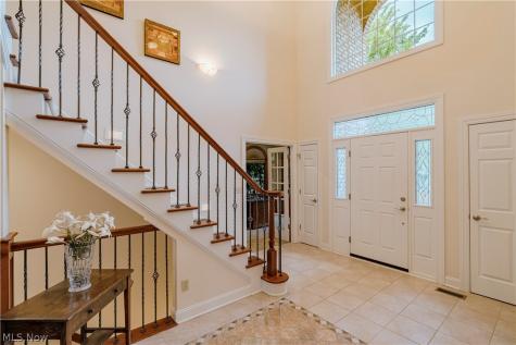 4013 Meadowvale Court Akron OH 44333