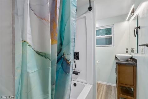 272 Tolbert Street Wadsworth OH 44281
