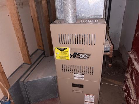 9921 Hampden Avenue Cleveland OH 44108