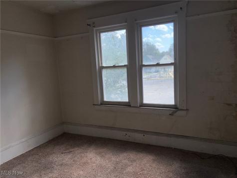 9921 Hampden Avenue Cleveland OH 44108