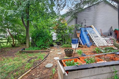 988 White Oak Circle Medina OH 44256