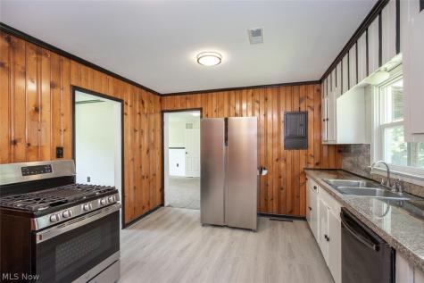 4215 Tapper Road Norton OH 44203