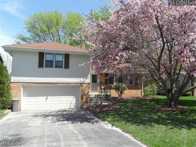 5926 Louise Avenue NW Champion OH 44483
