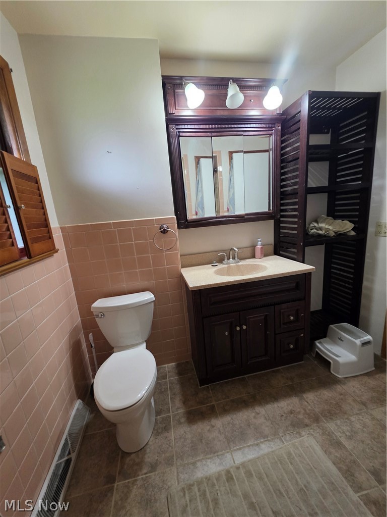 5926 Louise Avenue NW Champion OH 44483