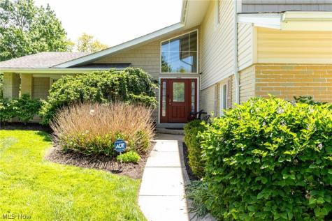 24602 Hawthorne Drive Beachwood OH 44122