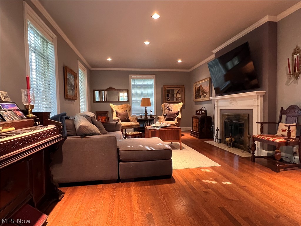 15541 Brewster Road East Cleveland OH 44112
