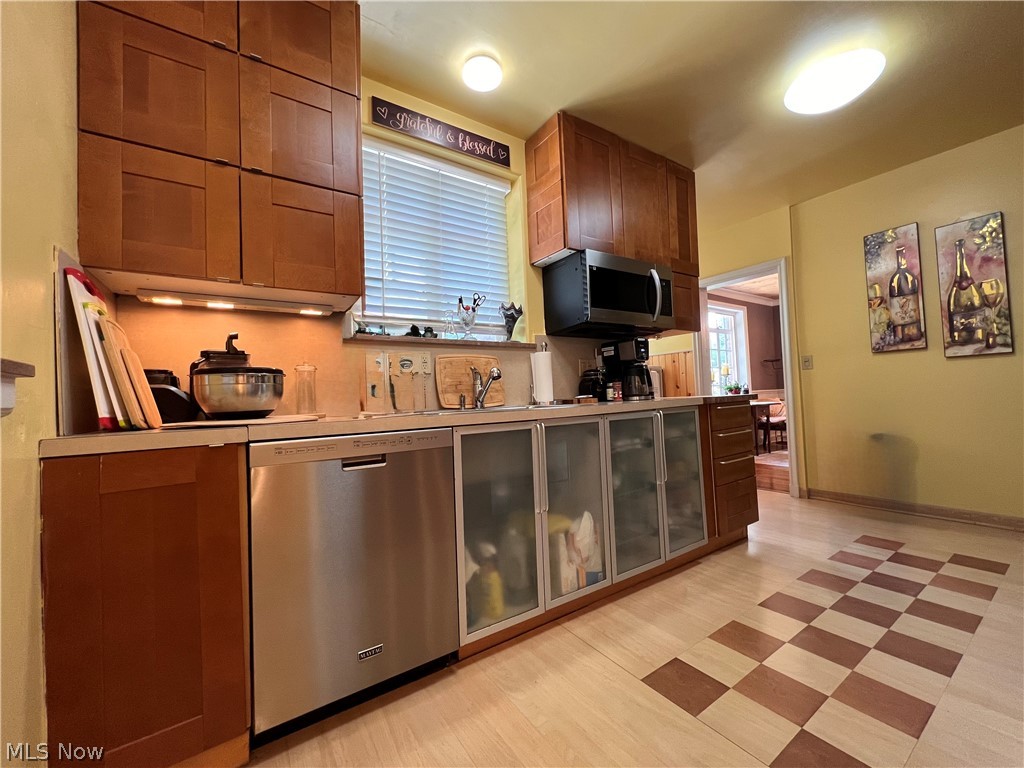 15541 Brewster Road East Cleveland OH 44112
