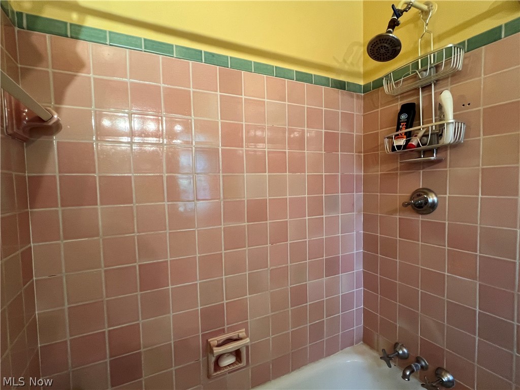 15541 Brewster Road East Cleveland OH 44112