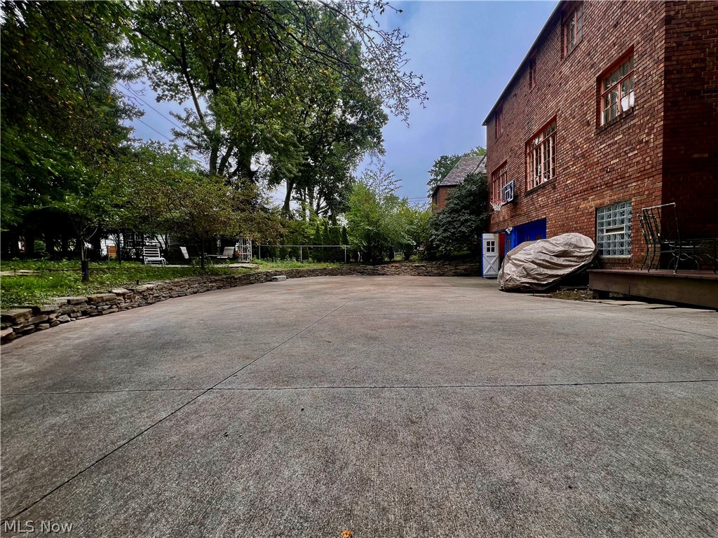 15541 Brewster Road East Cleveland OH 44112