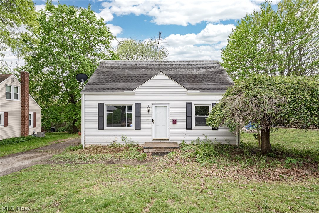 106 E Dresden Avenue Akron OH 44301
