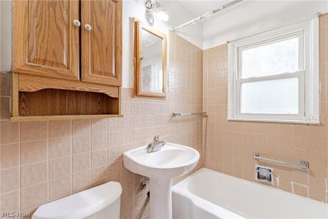 106 E Dresden Avenue Akron OH 44301