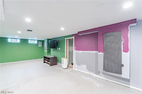 106 E Dresden Avenue Akron OH 44301