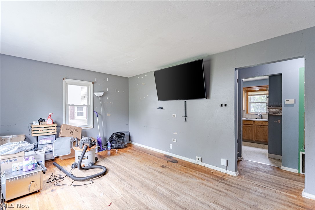 106 E Dresden Avenue Akron OH 44301