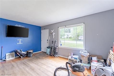 106 E Dresden Avenue Akron OH 44301