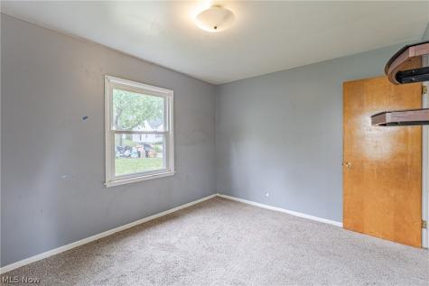 106 E Dresden Avenue Akron OH 44301