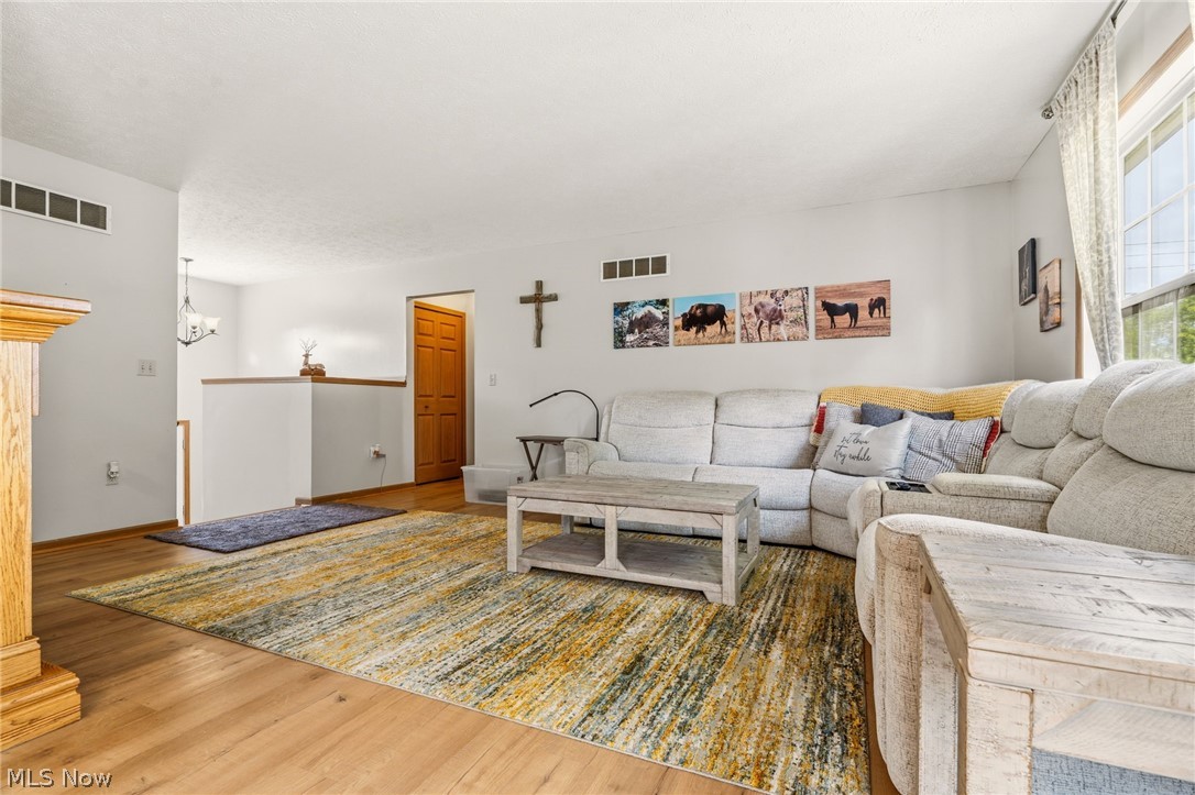 6055 Apple Street Louisville OH 44641