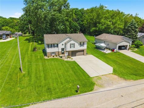 6055 Apple Street Louisville OH 44641
