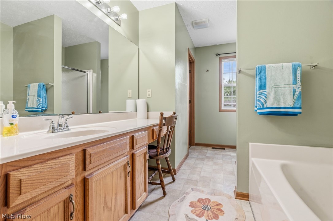 6055 Apple Street Louisville OH 44641