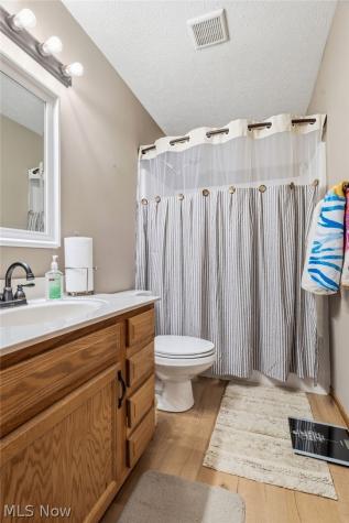 6055 Apple Street Louisville OH 44641