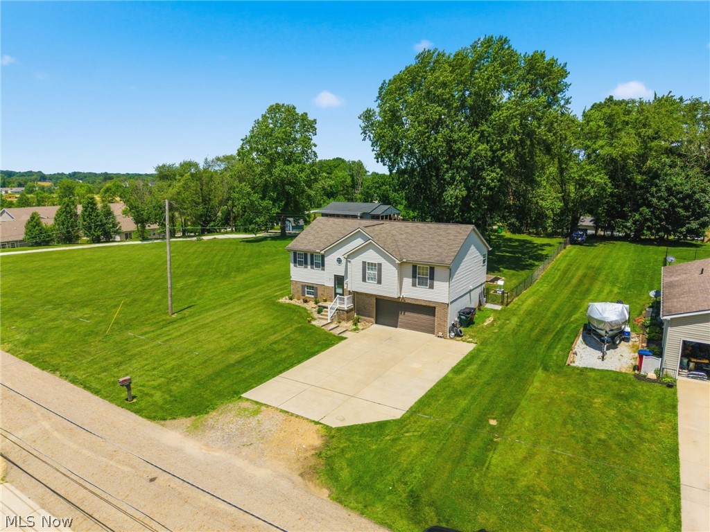 6055 Apple Street Louisville OH 44641