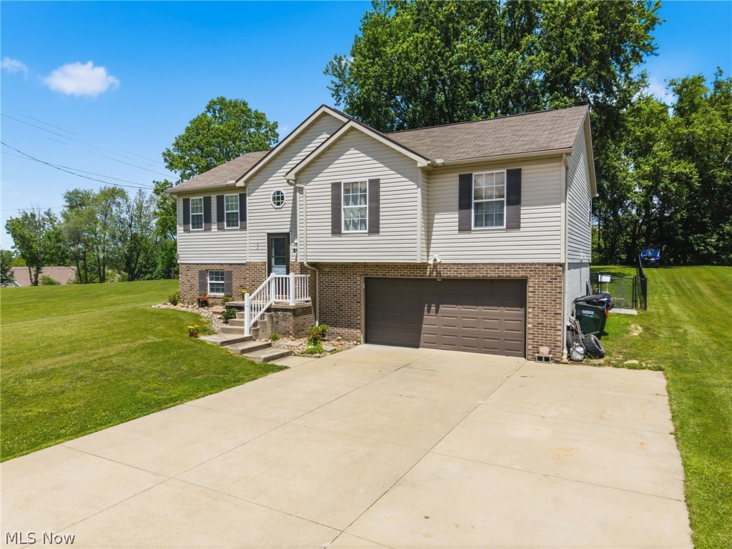 6055 Apple Street Louisville OH 44641