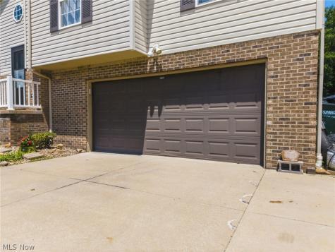 6055 Apple Street Louisville OH 44641