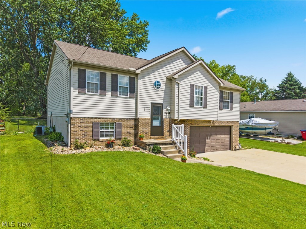 6055 Apple Street Louisville OH 44641
