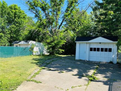 13629 Granger Road Garfield Heights OH 44125