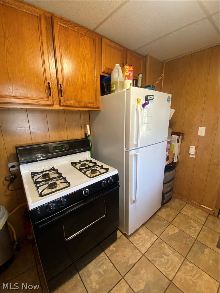 1536 E 195th Street Euclid OH 44117