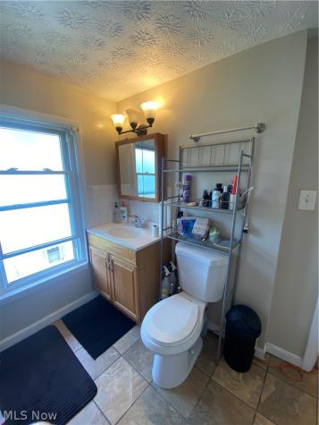 1536 E 195th Street Euclid OH 44117