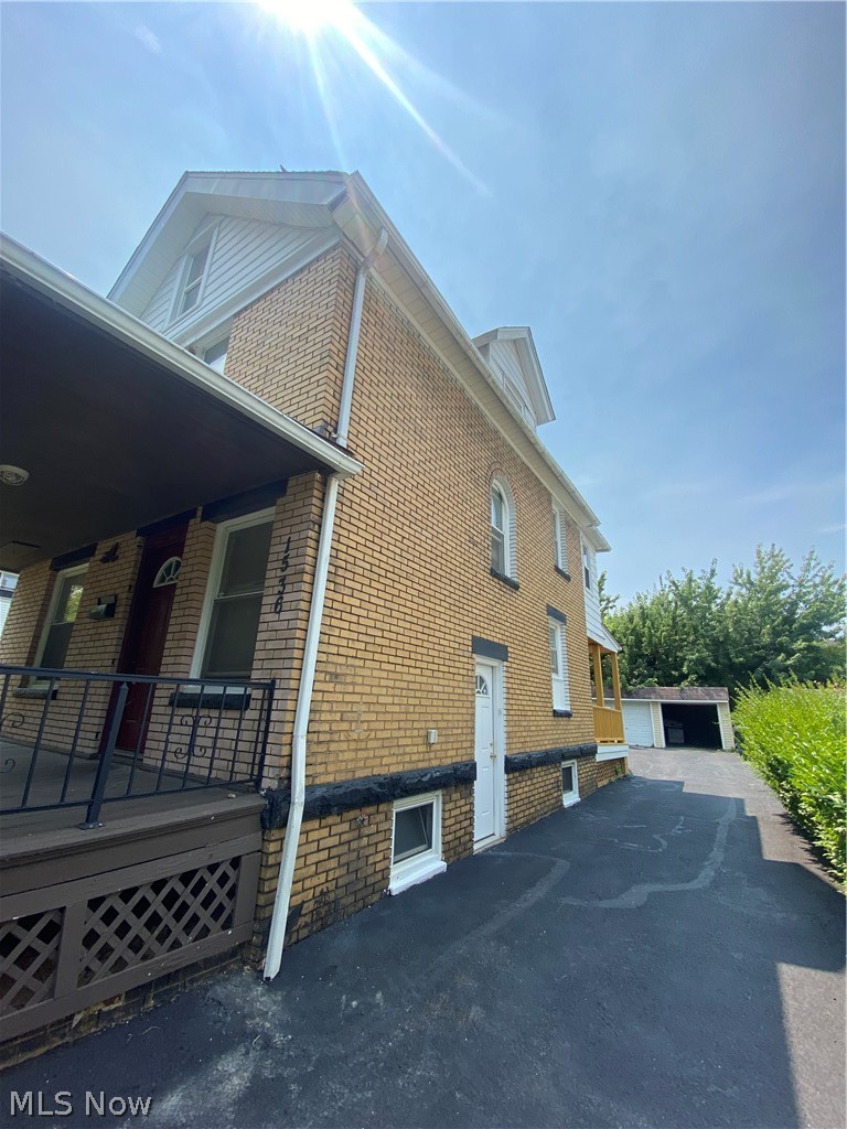 1536 E 195th Street Euclid OH 44117