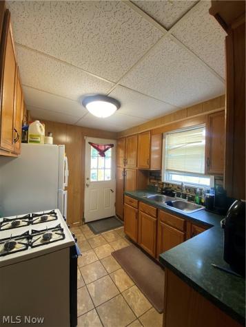 1536 E 195th Street Euclid OH 44117
