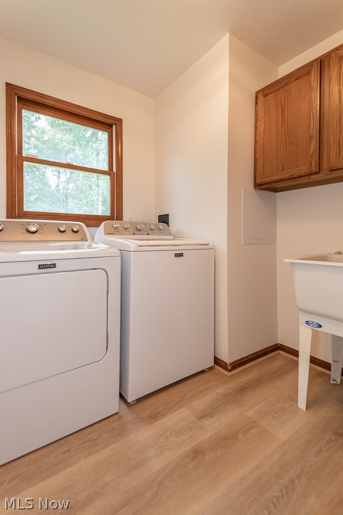 8555 Red Oak Drive Chesterland OH 44026