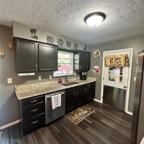 693 Hollywood Avenue Sheffield OH 44054
