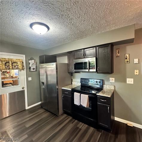 693 Hollywood Avenue Sheffield OH 44054