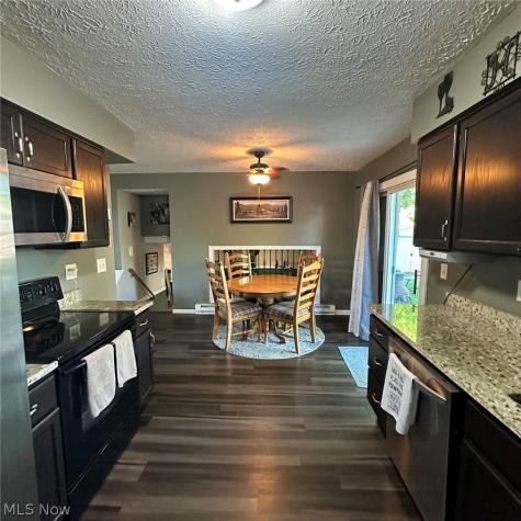 693 Hollywood Avenue Sheffield OH 44054
