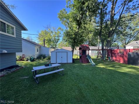 693 Hollywood Avenue Sheffield OH 44054