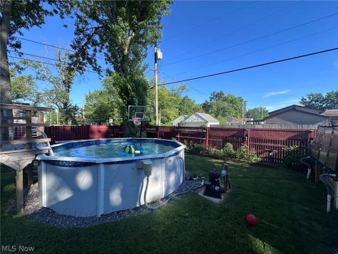 693 Hollywood Avenue Sheffield OH 44054